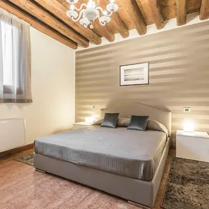 Ca' Del Monastero 6 Collection Chic For 4 Guests With Lift Italy