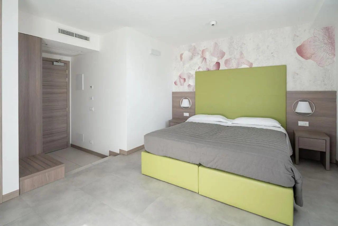Hotel Iris Jesolo 3*, Lido di Jesolo Italy